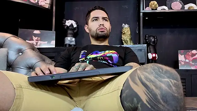 Snapshot of matteosantos chatting on November 2025 10:26:01 AM matteosantos online show from November 2025 10:26:01 AM