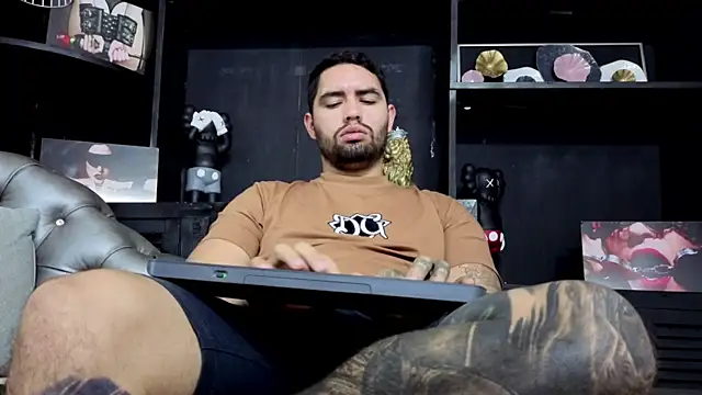 Snapshot of matteosantos chatting on November 2025 11:32:02 AM matteosantos online show from November 2025 11:32:02 AM