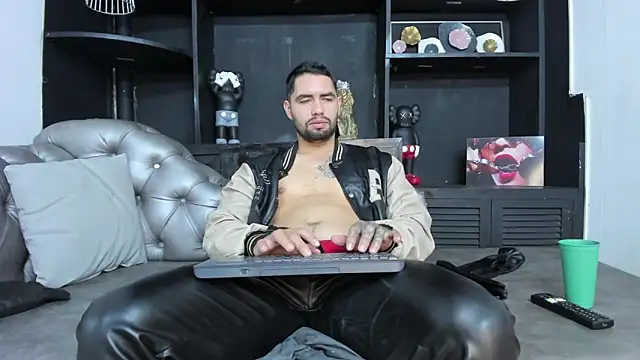 Snapshot of matteosantos chatting on November 2025 11:53:01 AM matteosantos online show from November 2025 11:53:01 AM