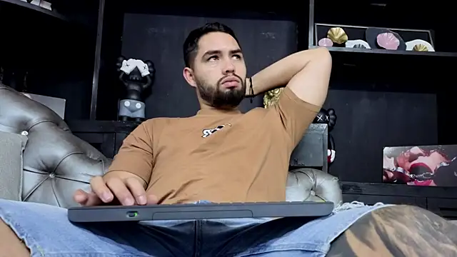 Snapshot of matteosantos chatting on December 2025 10:42:01 AM matteosantos online show from December 2025 10:42:01 AM