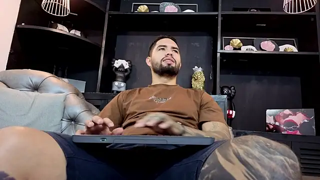 Snapshot of matteosantos chatting on December 2025 11:27:02 AM matteosantos online show from December 2025 11:27:02 AM