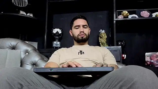 Snapshot of matteosantos chatting on December 2025 11:27:02 AM matteosantos online show from December 2025 11:27:02 AM