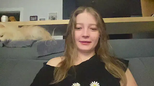 CharmingSarah online show from April 2026 04:04:01 PM