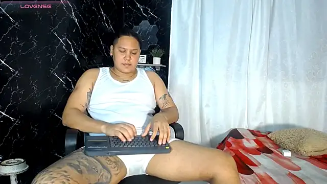 junaiker roa online show from November 2025 01:41:02 AM