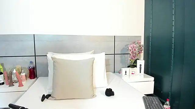 EmmaSmith2 online show from January 2026 02:14:01 AM