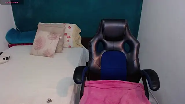 scaelettdubois online show from April 2026 12:52:02 AM