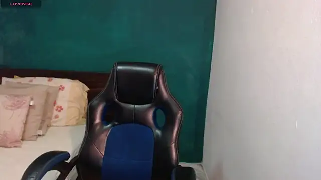 scaelettdubois online show from July 2026 12:36:01 AM