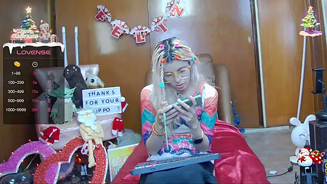 Skinygirl online show from December 2024 11:31:02 PM