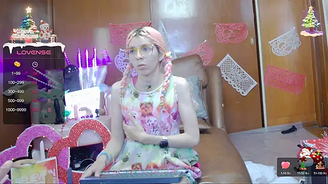 Skinygirl online show from February 2025 11:53:02 PM