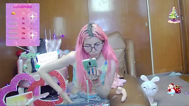 Skinygirl online show from September 2025 12:32:01 AM