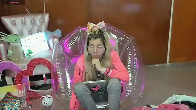 Skinygirl online show from March 2026 12:18:01 AM