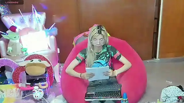 Skinygirl online show from July 2026 12:34:02 AM