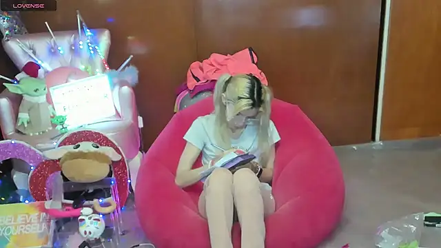 Skinygirl online show from July 2026 12:26:01 AM