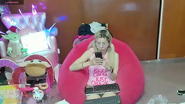 Skinygirl online show from July 2026 12:46:01 AM