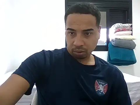 Snapshot of Juninho10c chatting on November 2025 04:31:02 PM Juninho10c online show from November 2025 04:31:02 PM