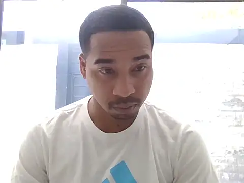 Juninho10c online show from November 2025 04:39:02 PM