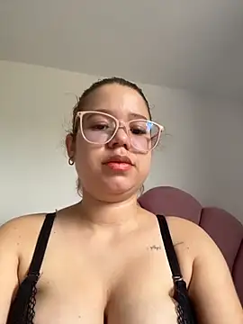 Snapshot of Lucyklein2022 chatting on March 2026 03:34:01 PM Lucyklein2022 online show from March 2026 03:34:01 PM