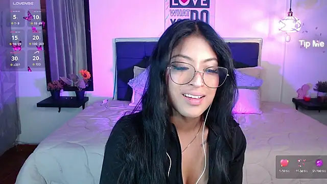 vaness weet online show from March 2025 08:37:02 PM