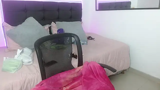 vaness weet online show from February 2026 09:11:02 PM