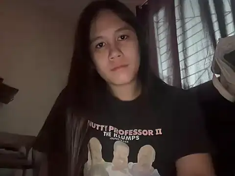 Snapshot of MeganTheRarest chatting on November 2025 12:09:01 AM MeganTheRarest online show from November 2025 12:09:01 AM