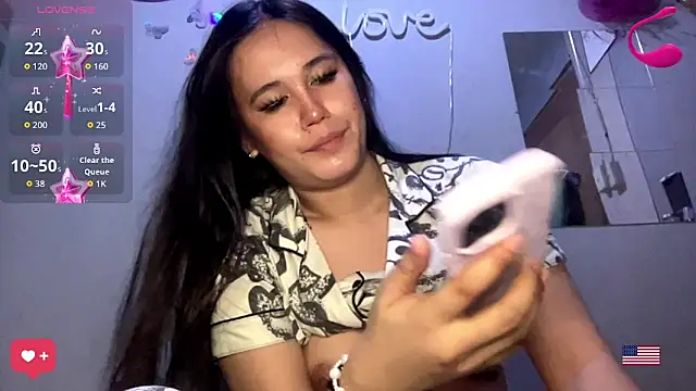 Snapshot of MeganTheRarest chatting on April 2026 03:03:02 PM MeganTheRarest online show from April 2026 03:03:02 PM
