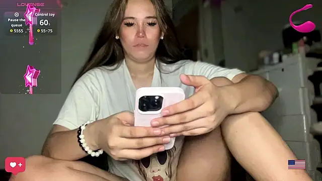 Snapshot of MeganTheRarest chatting on June 2026 02:53:01 AM MeganTheRarest online show from June 2026 02:53:01 AM