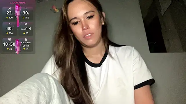 Snapshot of MeganTheRarest chatting on June 2026 03:27:01 PM MeganTheRarest online show from June 2026 03:27:01 PM