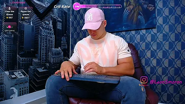 Leonsmoron online show from May 2026 03:58:02 AM