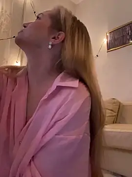 Lady  Maria online show from October 2025 03:56:02 PM