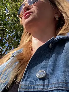 Lady  Maria online show from October 2025 10:29:01 AM