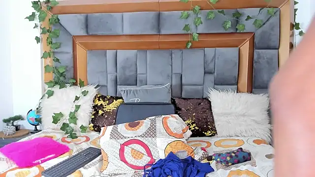 Snapshot of BellaKarla chatting on March 2025 07:50:02 PM BellaKarla online show from March 2025 07:50:02 PM