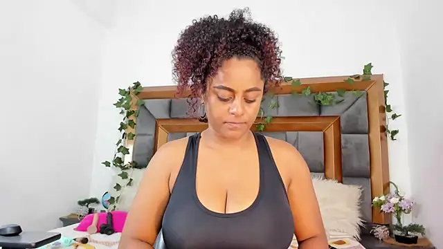 Snapshot of BellaKarla chatting on March 2025 11:04:02 PM BellaKarla online show from March 2025 11:04:02 PM