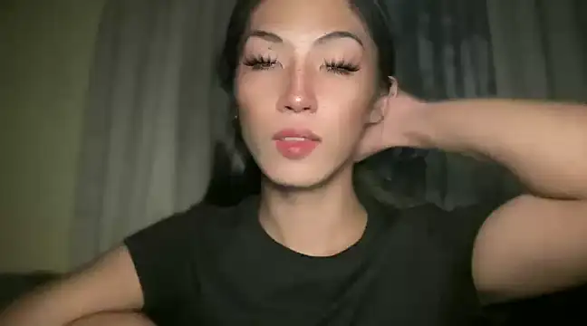 Snapshot of Bella_Gordon chatting on December 2024 08:58:02 PM Bella Gordon online show from December 2024 08:58:02 PM