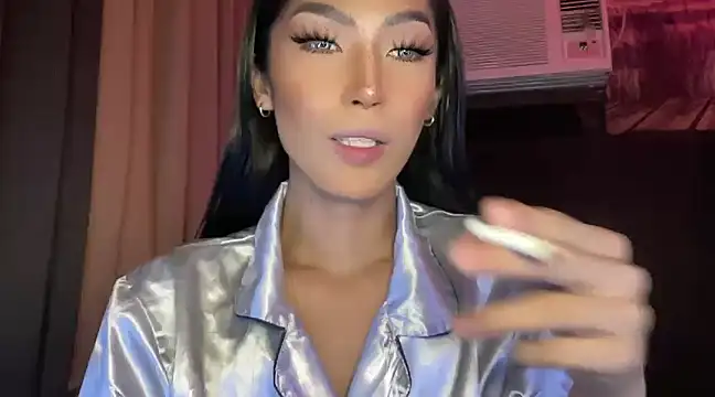 Snapshot of Bella_Gordon chatting on December 2024 12:44:01 PM Bella Gordon online show from December 2024 12:44:01 PM