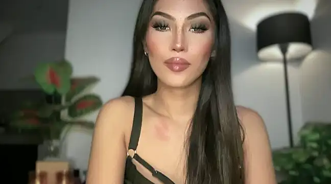 Snapshot of Bella_Gordon chatting on February 2025 05:43:02 PM Bella Gordon online show from February 2025 05:43:02 PM