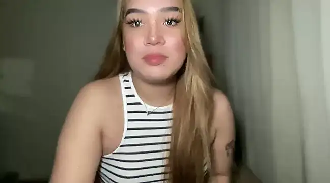 Snapshot of MissCataleyaxxx chatting on January 2025 01:39:02 AM MissCataleyaxxx online show from January 2025 01:39:02 AM