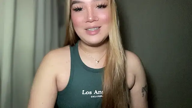 Snapshot of MissCataleyaxxx chatting on January 2025 02:27:01 AM MissCataleyaxxx online show from January 2025 02:27:01 AM