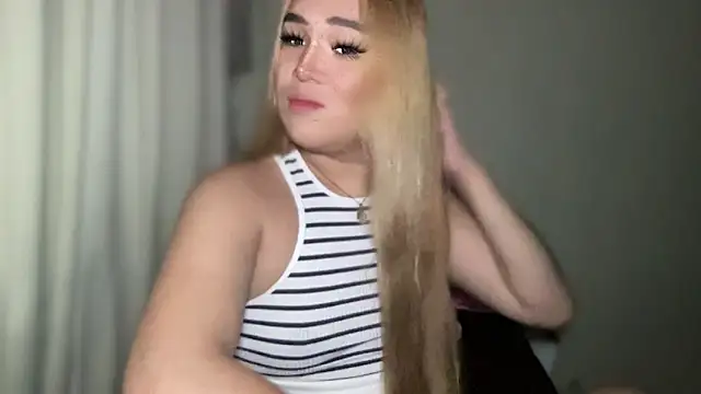 Snapshot of MissCataleyaxxx chatting on March 2025 12:39:01 AM MissCataleyaxxx online show from March 2025 12:39:01 AM