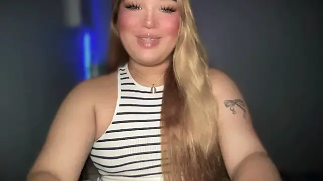 Snapshot of MissCataleyaxxx chatting on September 2025 12:04:02 PM MissCataleyaxxx online show from September 2025 12:04:02 PM