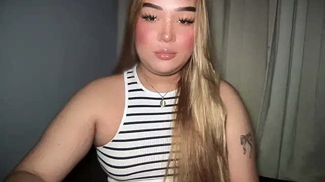 Snapshot of MissCataleyaxxx chatting on October 2025 12:50:02 AM MissCataleyaxxx online show from October 2025 12:50:02 AM