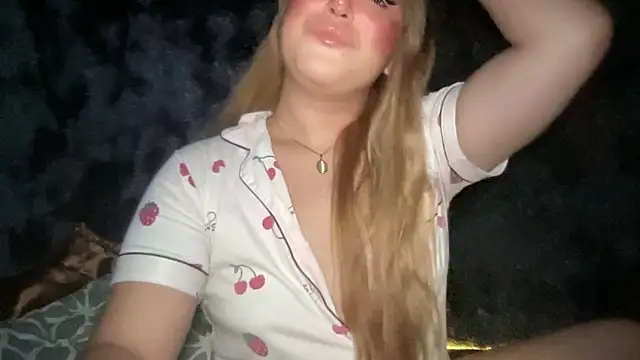 Snapshot of MissCataleyaxxx chatting on October 2025 01:10:02 PM MissCataleyaxxx online show from October 2025 01:10:02 PM