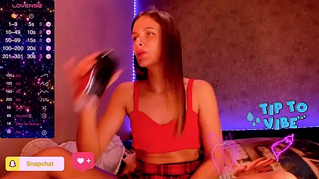 Snapshot of madina_taher chatting on December 2024 10:13:02 PM madina taher online show from December 2024 10:13:02 PM