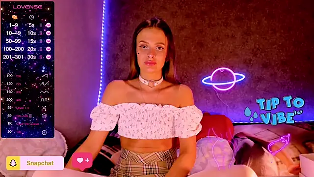 Snapshot of madina_taher chatting on January 2025 08:45:01 PM madina taher online show from January 2025 08:45:01 PM