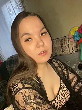 Var Kiss online show from March 2025 11:38:01 AM