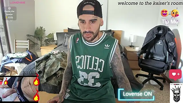 kaiser679  online show from September 2025 04:40:01 PM