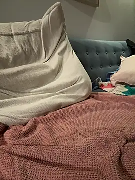 Snapshot of GrowHuge chatting on February 2025 07:26:02 AM GrowHuge online show from February 2025 07:26:02 AM