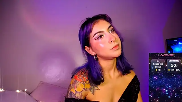 Snapshot of Cinamoonn chatting on December 2024 09:09:02 PM Cinamoonn online show from December 2024 09:09:02 PM