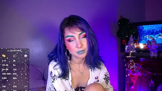 Snapshot of Cinamoonn chatting on December 2024 09:00:02 PM Cinamoonn online show from December 2024 09:00:02 PM