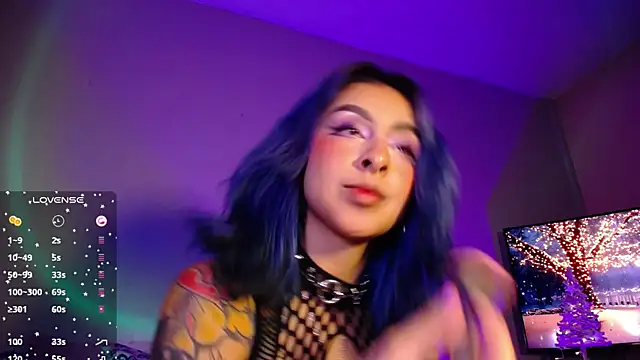 Snapshot of Cinamoonn chatting on January 2025 11:12:01 PM Cinamoonn online show from January 2025 11:12:01 PM