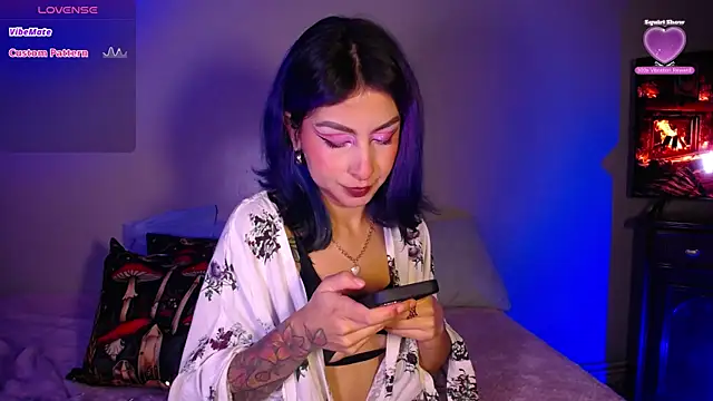 Snapshot of Cinamoonn chatting on January 2025 07:27:01 PM Cinamoonn online show from January 2025 07:27:01 PM